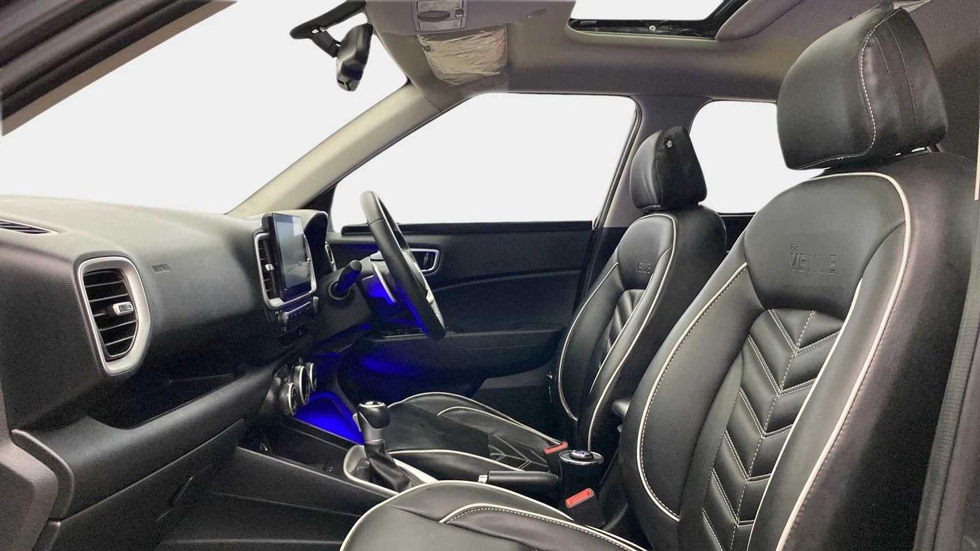 2021 Hyundai VENUE SX PLUS 1.0 TURBO DCT, Petrol, Automatic, 17,602 km, Right Side Front Door Cabin
