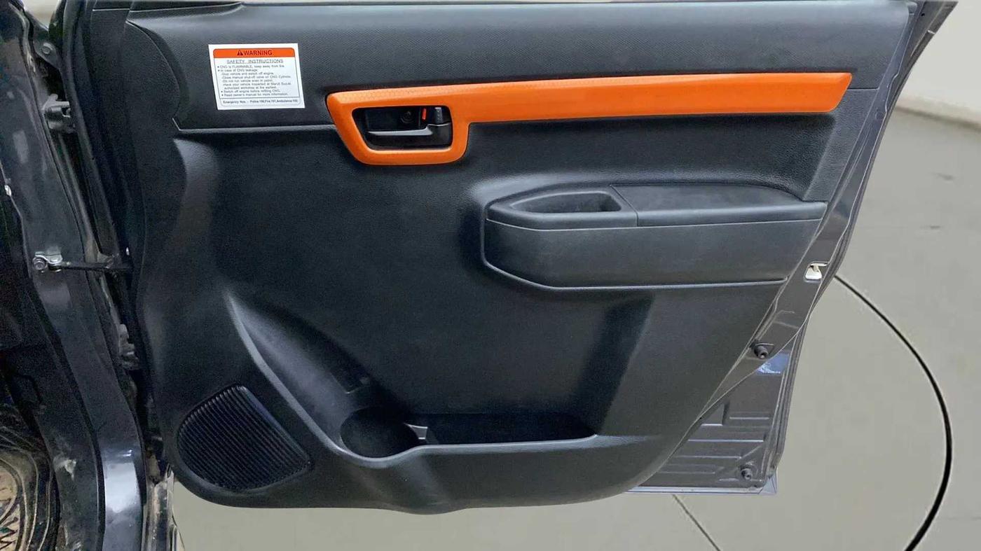 2021 Maruti S PRESSO VXI (O) CNG, CNG, Manual, 63,103 km, Driver Side Door Panels Control
