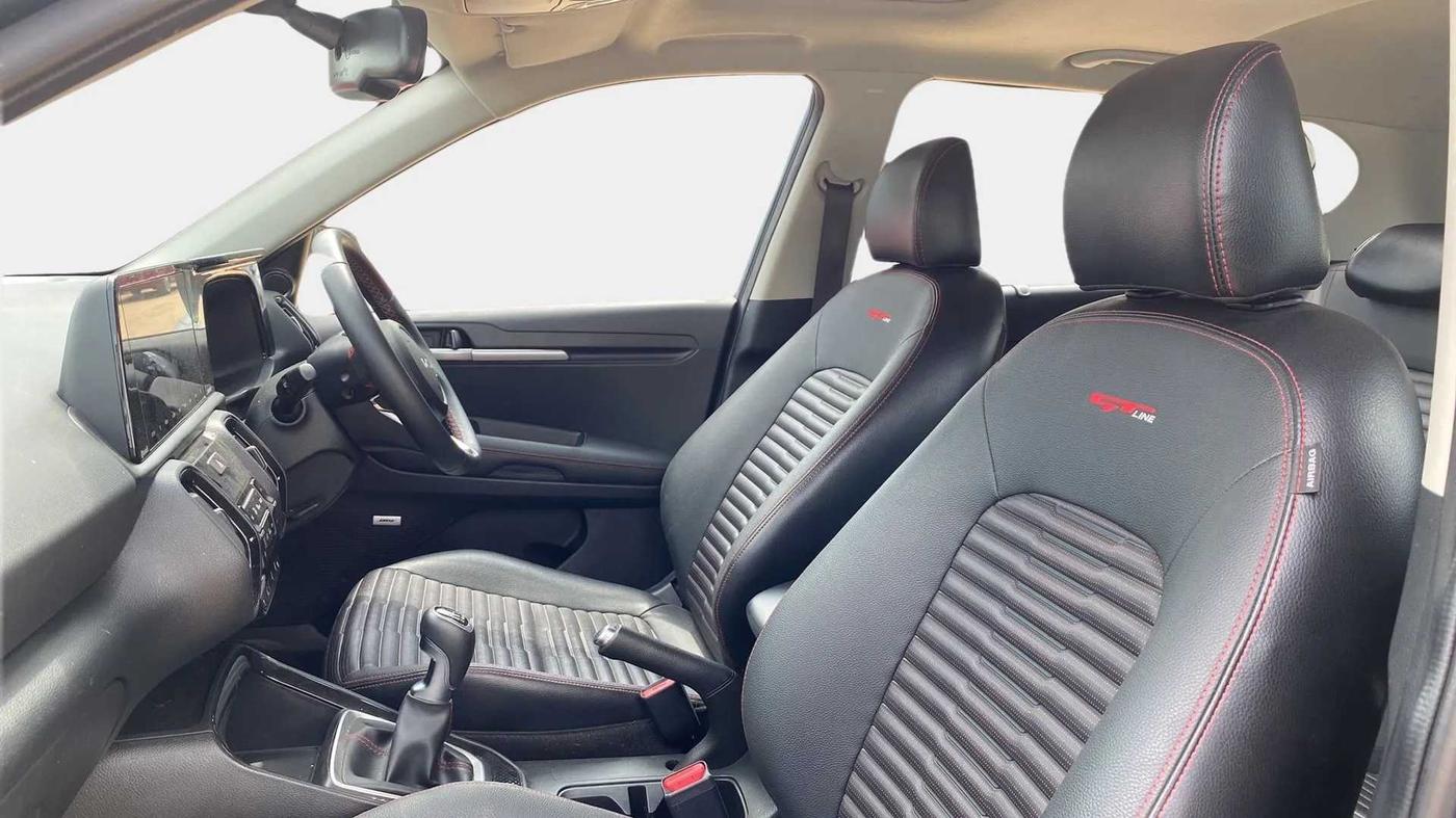 2022 KIA SONET GTX PLUS 1.5, Diesel, Manual, 37,140 km, Right Side Front Door Cabin