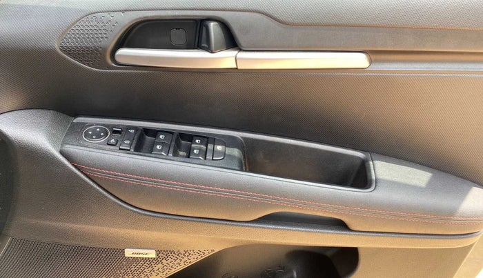 2022 KIA SONET GTX PLUS 1.5, Diesel, Manual, 37,140 km, Driver Side Door Panels Control