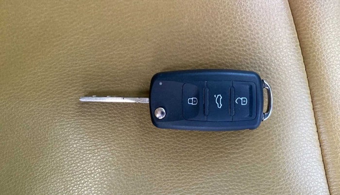 2017 Volkswagen Ameo HIGHLINE PLUS 1.5L AT 16 ALLOY, Diesel, Automatic, 53,314 km, Key Close Up