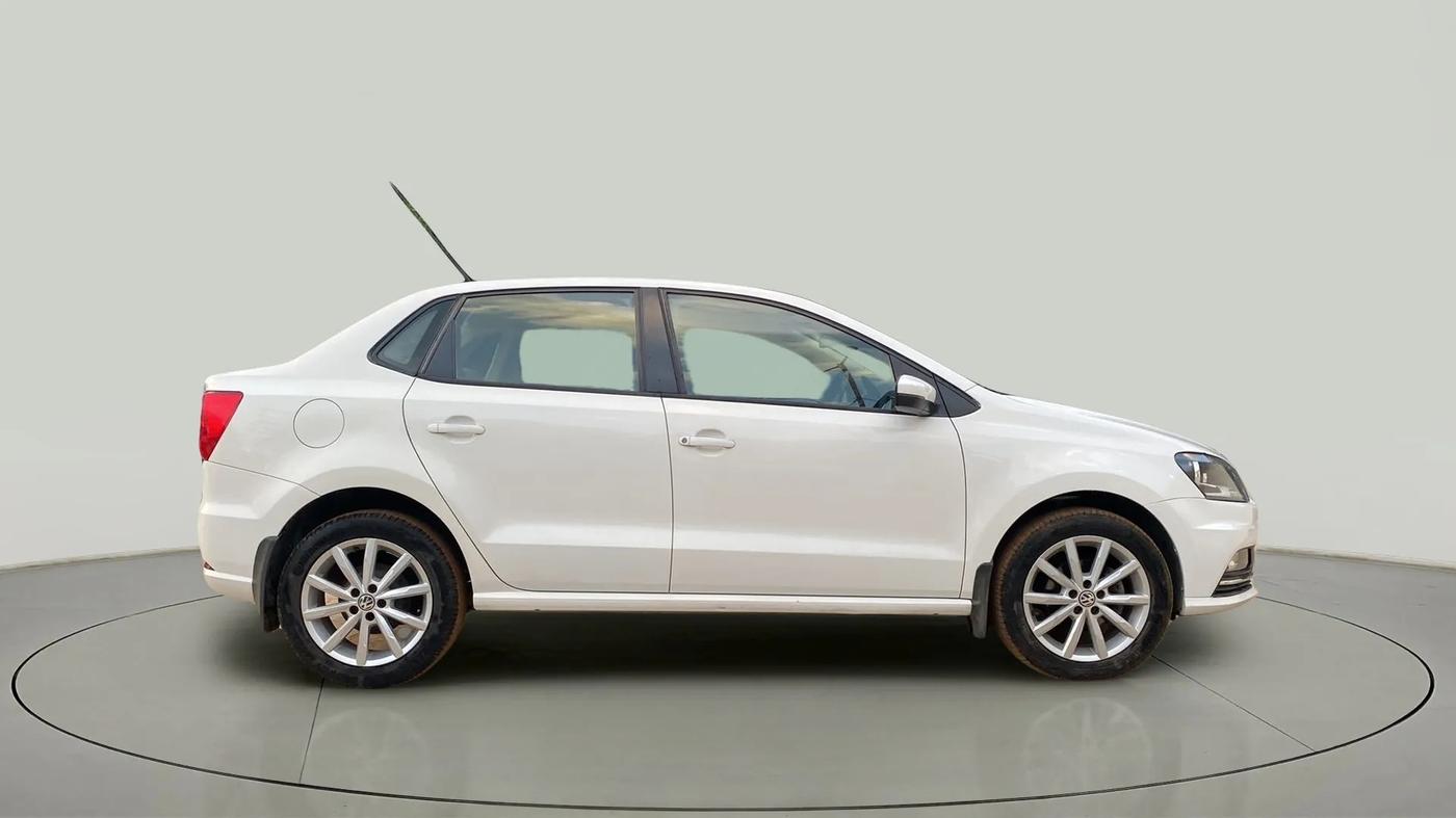 2017 Volkswagen Ameo HIGHLINE PLUS 1.5L AT 16 ALLOY, Diesel, Automatic, 53,314 km, Right Side
