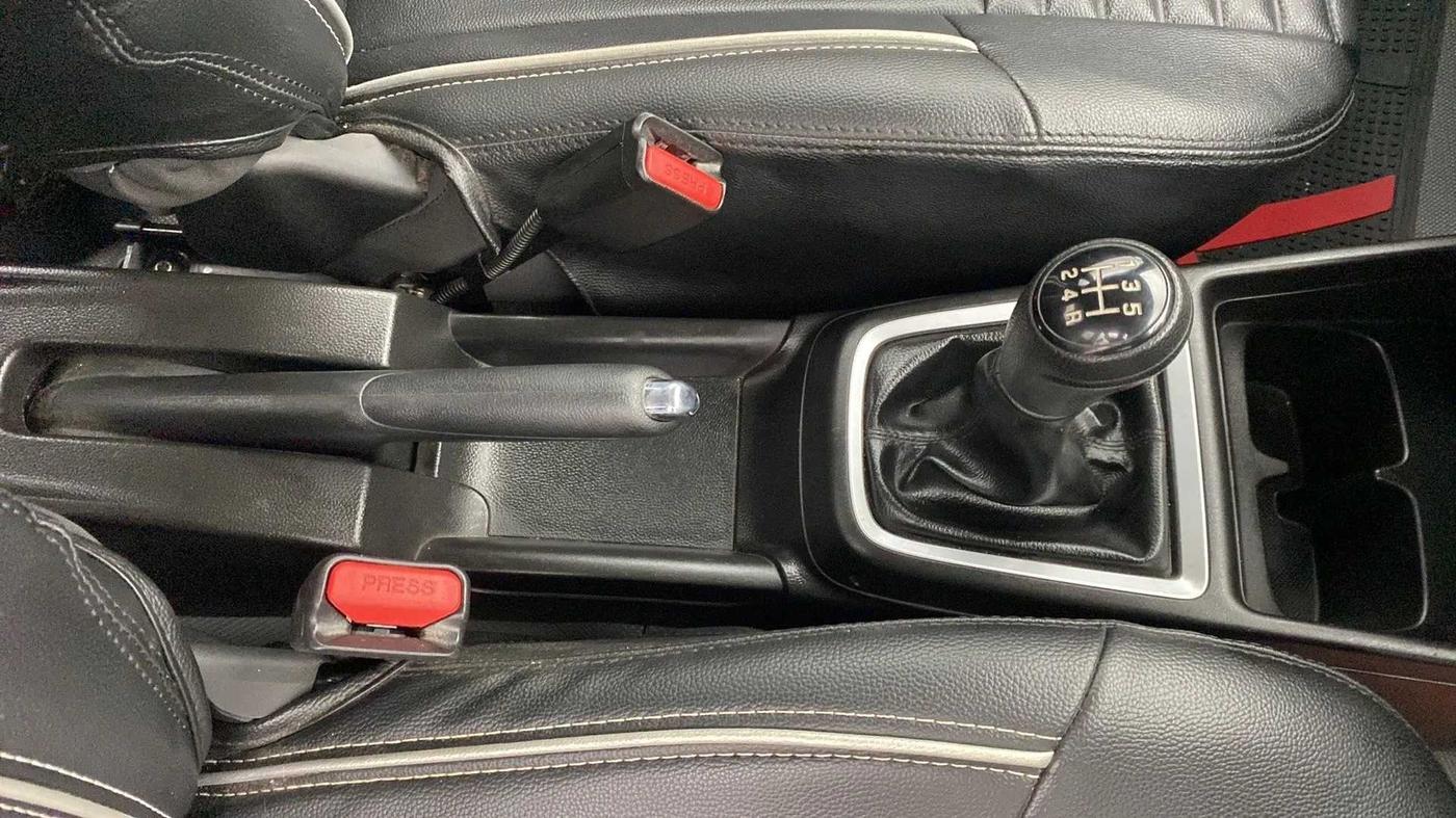 2019 Maruti Swift VXI, Petrol, Manual, 29,056 km, Gear Lever