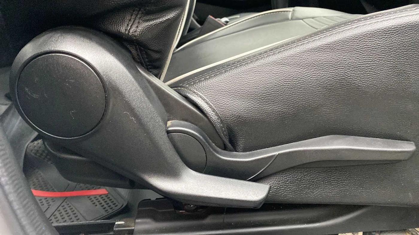 2019 Maruti Swift VXI, Petrol, Manual, 29,056 km, Driver Side Adjustment Panel