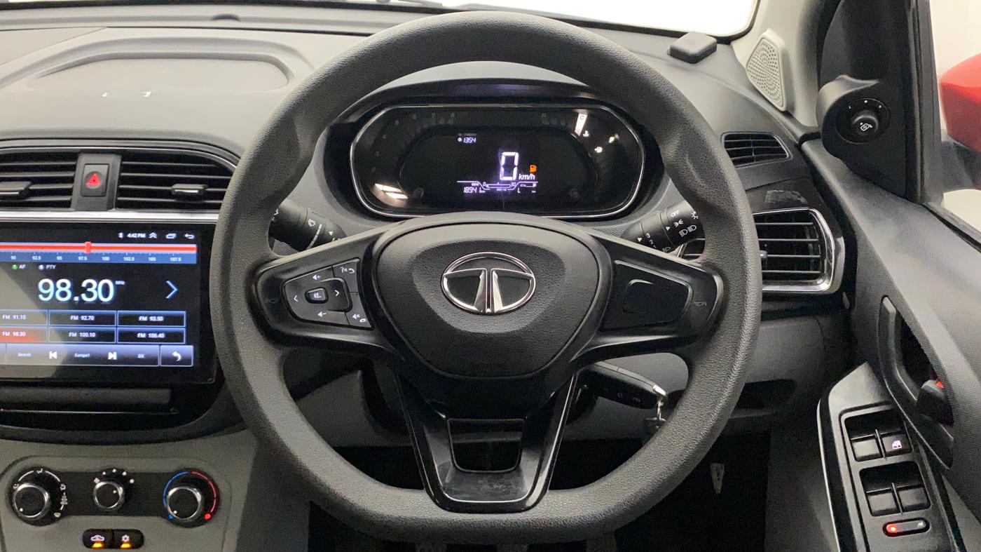 2021 Tata Tiago XT (O) PETROL, Petrol, Manual, 18,976 km, Steering Wheel Close Up
