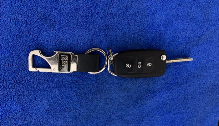 2021 Tata Tiago XT (O) PETROL, Petrol, Manual, 18,976 km, Key Close Up