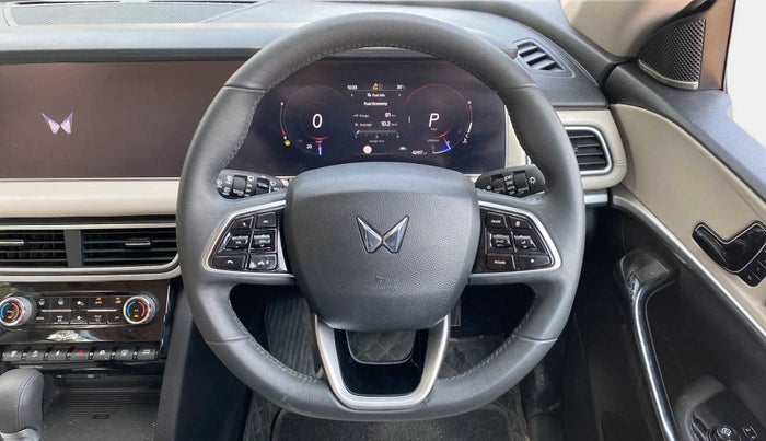 2022 Mahindra XUV700 AX 7 LUXURY D AT 7 STR, Diesel, Automatic, 42,398 km, Steering Wheel Close Up