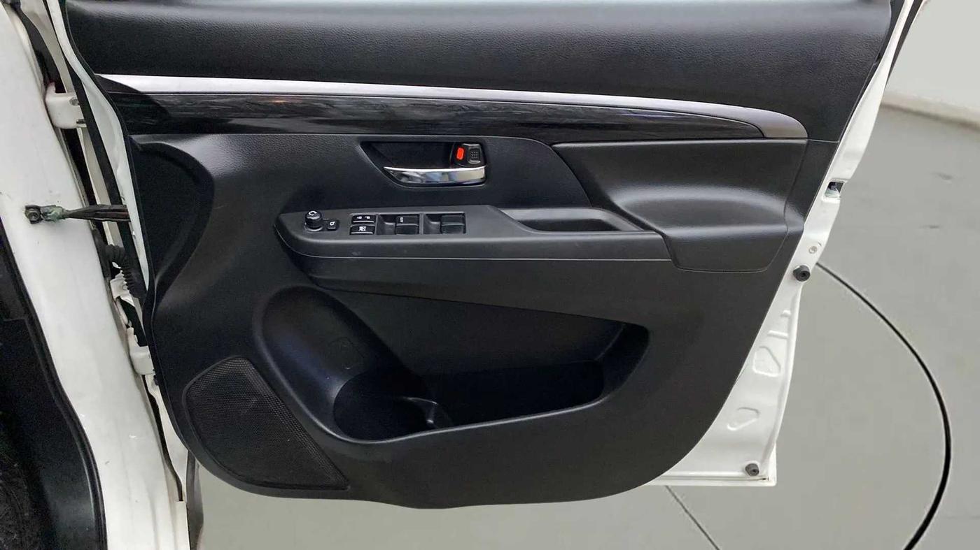 2019 Maruti XL6 ALPHA MT, Petrol, Manual, 25,537 km, Driver Side Door Panels Control