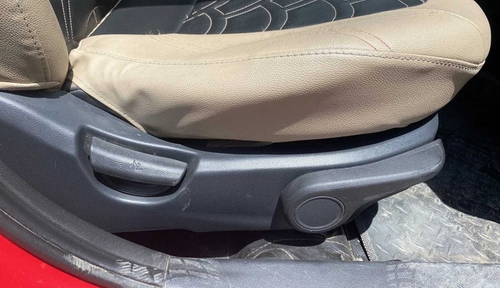 2015 Hyundai Xcent SX 1.2, CNG, Manual, 69,039 km, Driver Side Adjustment Panel