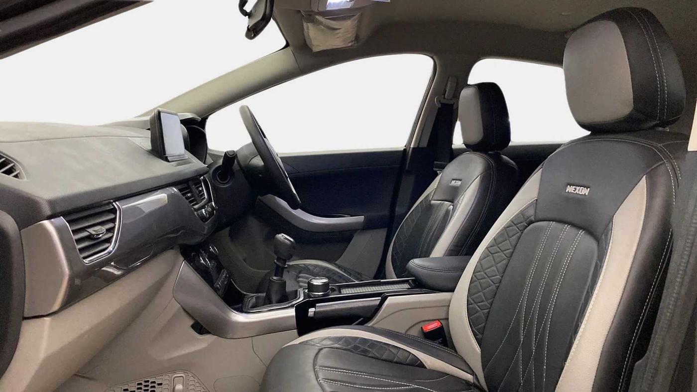 2018 Tata NEXON XZ PLUS PETROL, Petrol, Manual, 19,218 km, Right Side Front Door Cabin