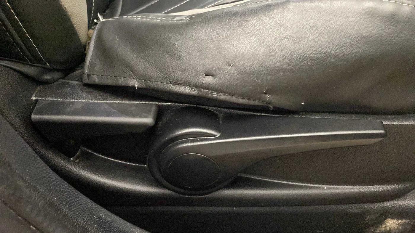 2018 Tata NEXON XZ PLUS PETROL, Petrol, Manual, 19,218 km, Driver Side Adjustment Panel