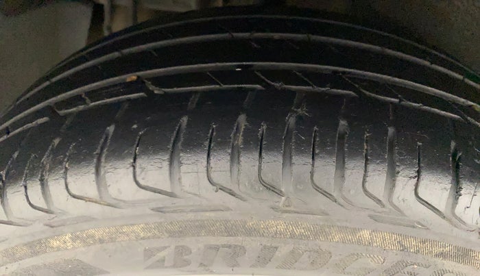 2021 Tata NEXON XMA SUNROOF PETROL, Petrol, Automatic, 34,594 km, Right Rear Tyre Tread