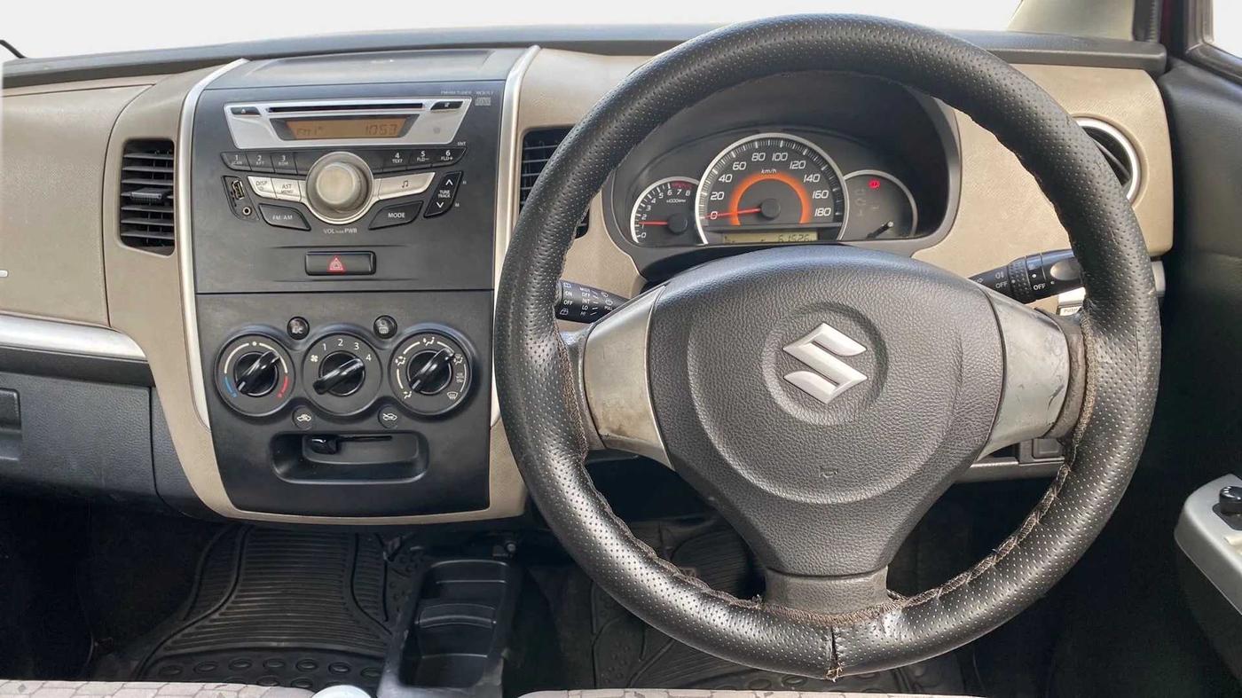 2014 Maruti Wagon R 1.0 VXI, Petrol, Manual, 61,620 km, Steering Wheel Close Up