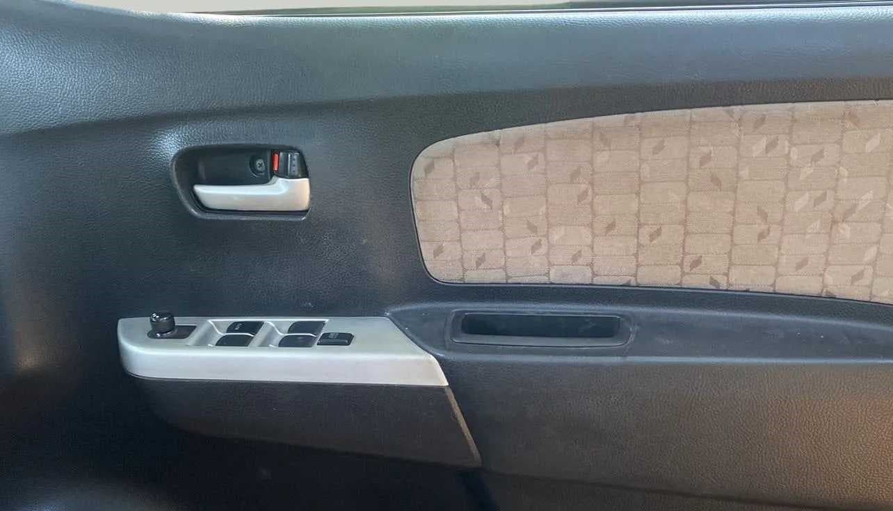 2014 Maruti Wagon R 1.0 VXI, Petrol, Manual, 61,620 km, Driver Side Door Panels Control