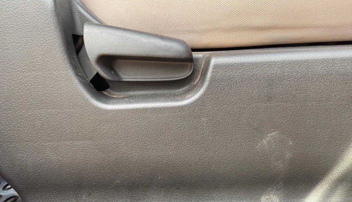 2014 Maruti Wagon R 1.0 VXI, Petrol, Manual, 61,620 km, Driver Side Adjustment Panel