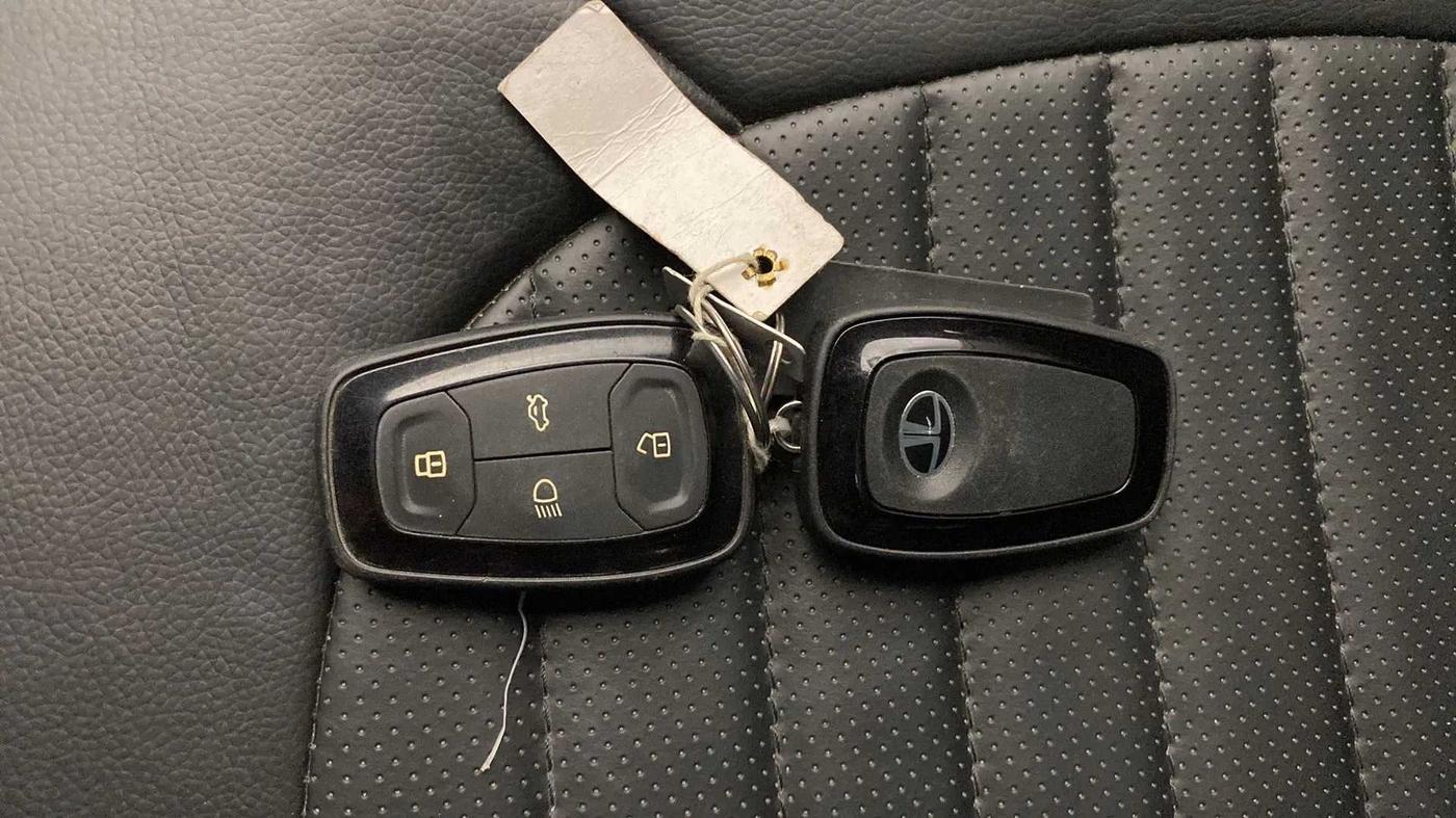 2022 Tata TIGOR XZ PLUS CNG LEATHERETTE PACK, CNG, Manual, 32,948 km, Key Close Up