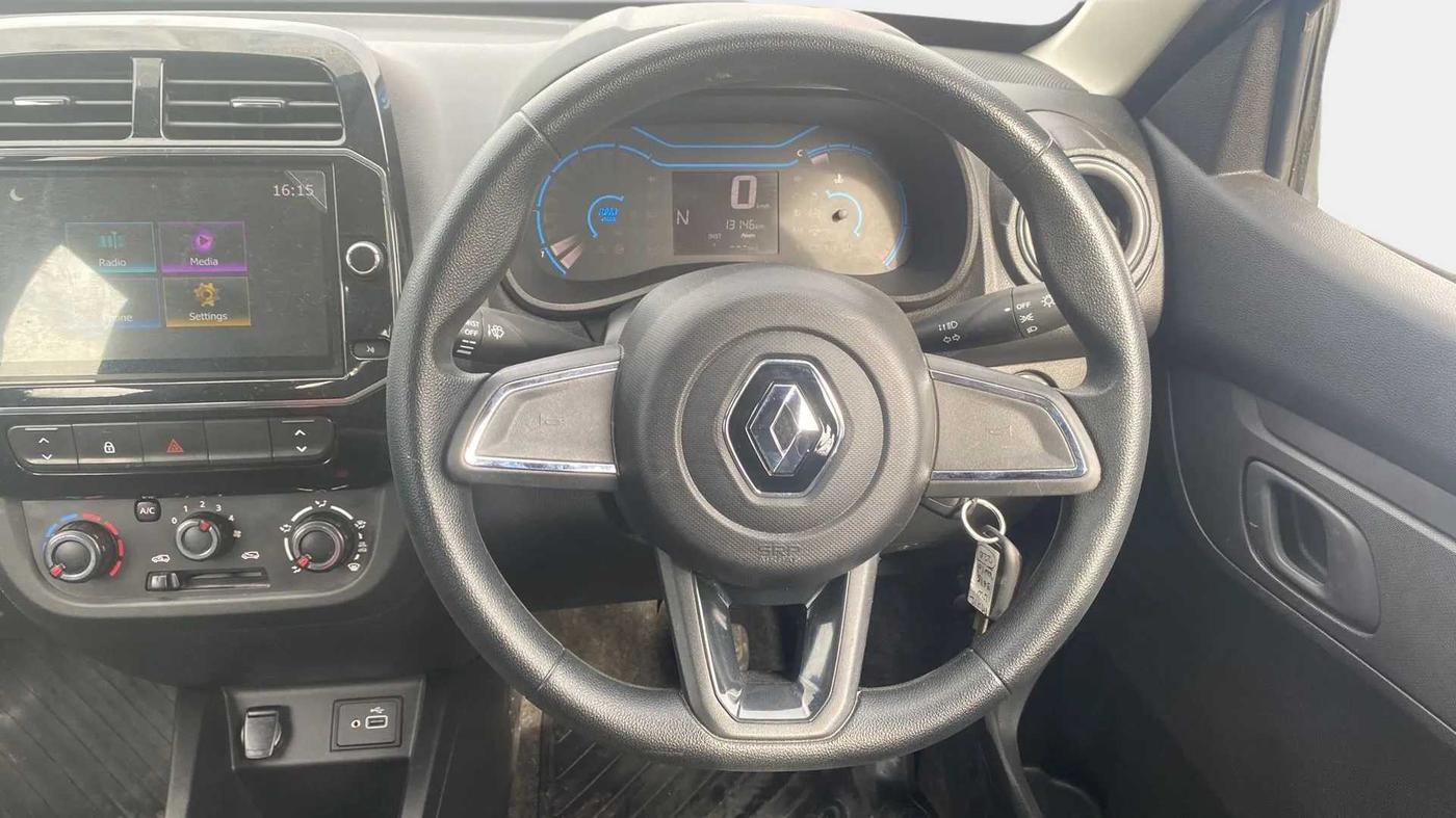 2022 Renault Kwid RXT 1.0 AMT, Petrol, Automatic, 13,138 km, Steering Wheel Close Up