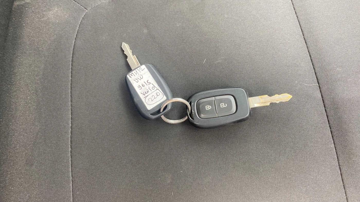 2022 Renault Kwid RXT 1.0 AMT, Petrol, Automatic, 13,138 km, Key Close Up