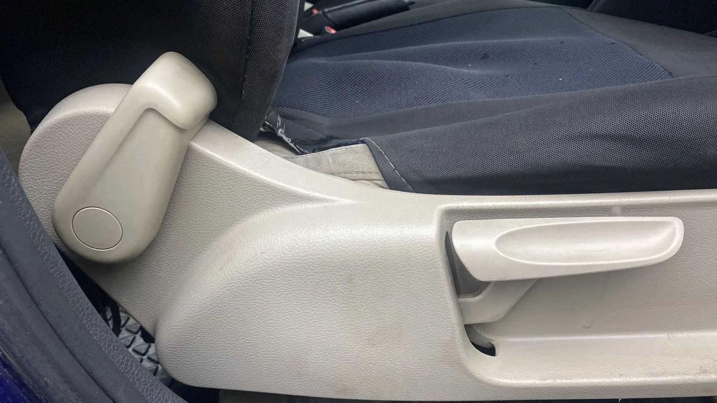 2013 Volkswagen Polo HIGHLINE1.2L, Petrol, Manual, 69,771 km, Driver Side Adjustment Panel