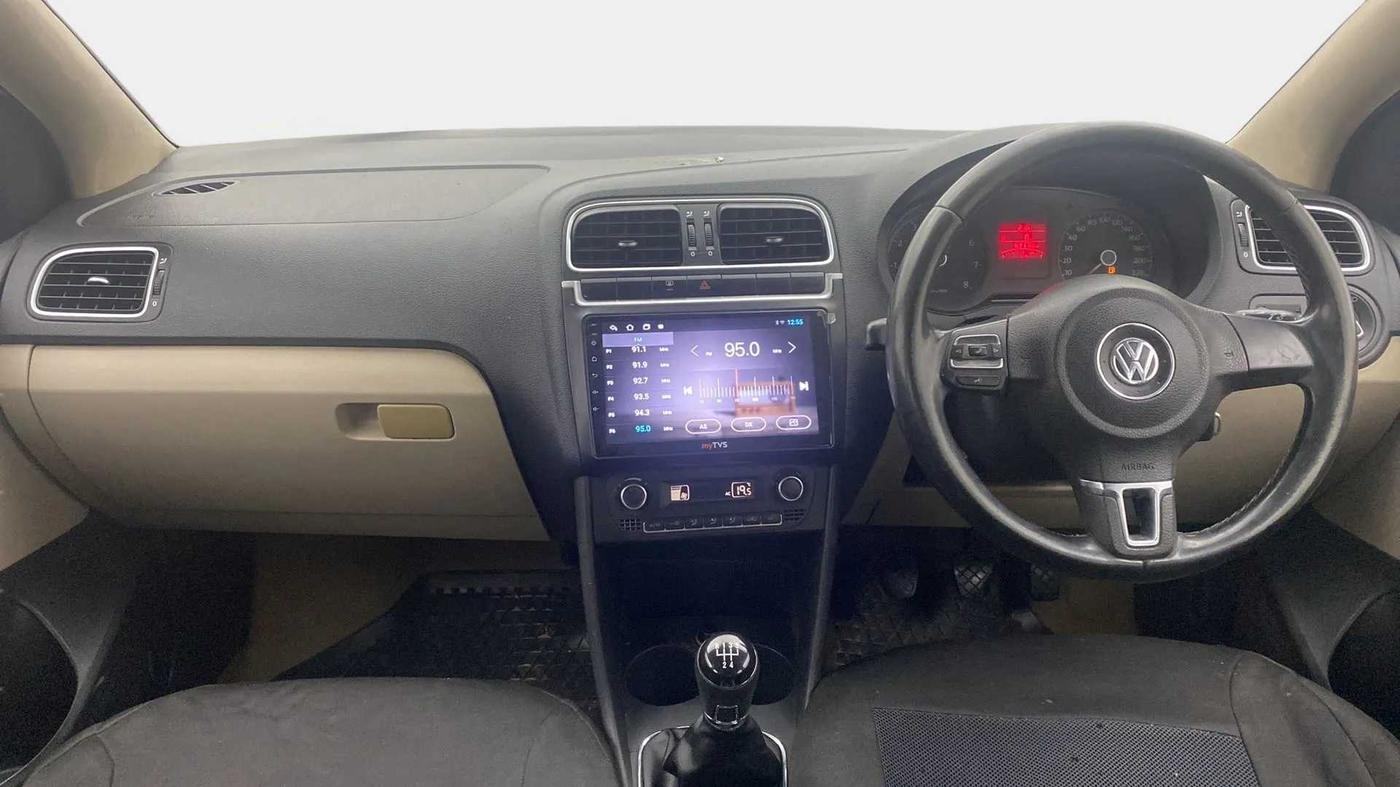 2013 Volkswagen Polo HIGHLINE1.2L, Petrol, Manual, 69,771 km, Dashboard
