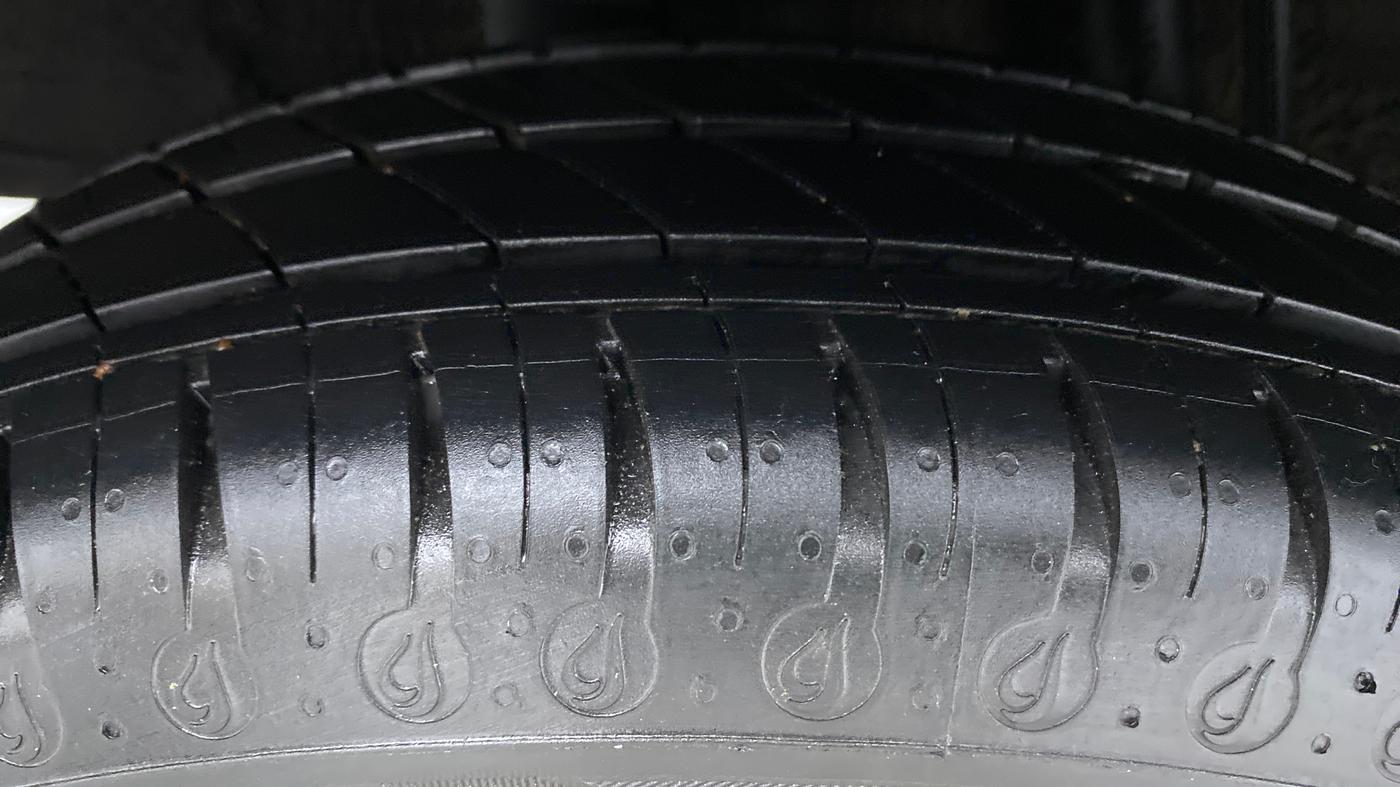 2021 Renault Kwid RXL, Petrol, Manual, 3,901 km, Right Rear Tyre Tread