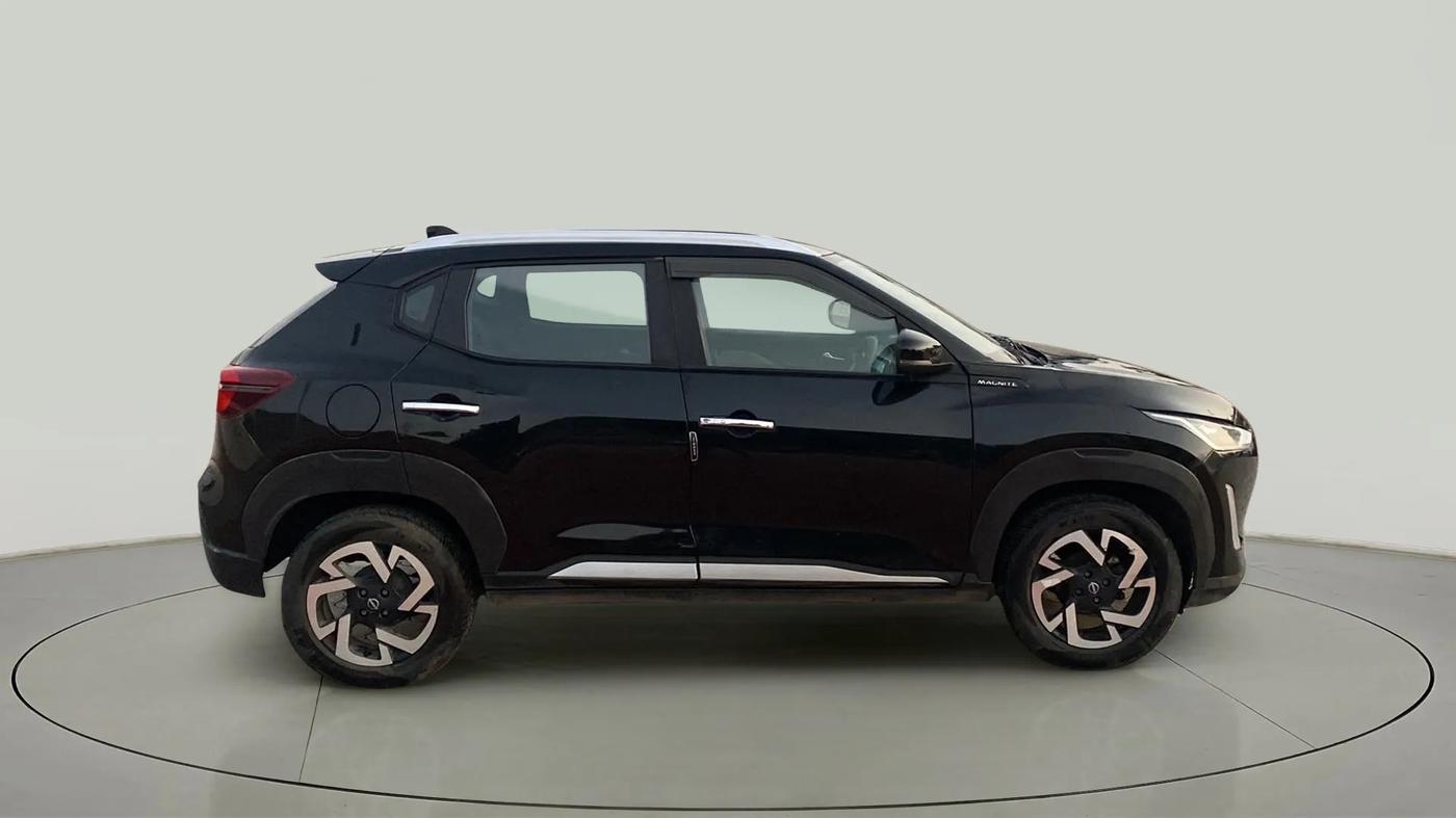 2022 Nissan MAGNITE XV MT, Petrol, Manual, 24,462 km, Right Side View