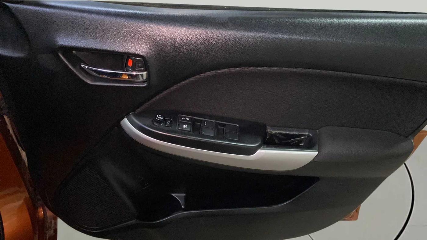2017 Maruti Baleno DELTA PETROL 1.2, Petrol, Manual, 33,272 km, Driver Side Door Panels Control
