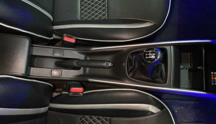 2017 Maruti Baleno DELTA PETROL 1.2, Petrol, Manual, 33,272 km, Gear Lever