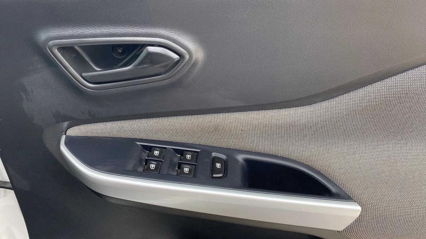 2021 Nissan MAGNITE XE, Petrol, Manual, 7,004 km, Driver Side Door Panels Control
