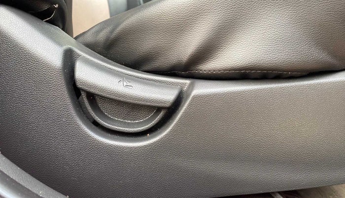2019 Hyundai Grand i10 SPORTZ AT 1.2 KAPPA VTVT, Petrol, Automatic, 26,487 km, Driver Side Adjustment Panel