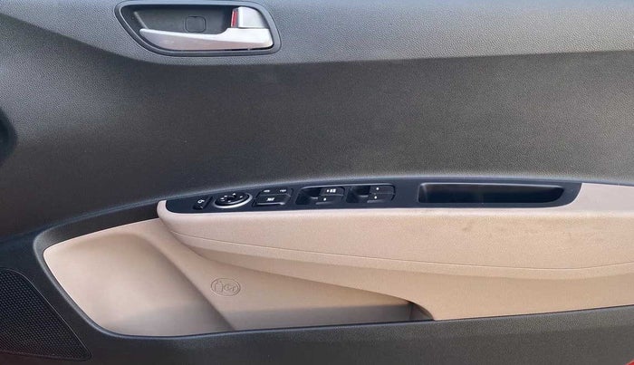2019 Hyundai Grand i10 SPORTZ AT 1.2 KAPPA VTVT, Petrol, Automatic, 26,487 km, Driver Side Door Panels Control