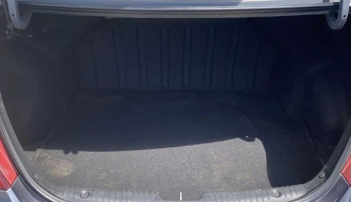 2016 Hyundai Verna 1.6 VTVT SX, Petrol, Manual, 72,851 km, Boot Inside