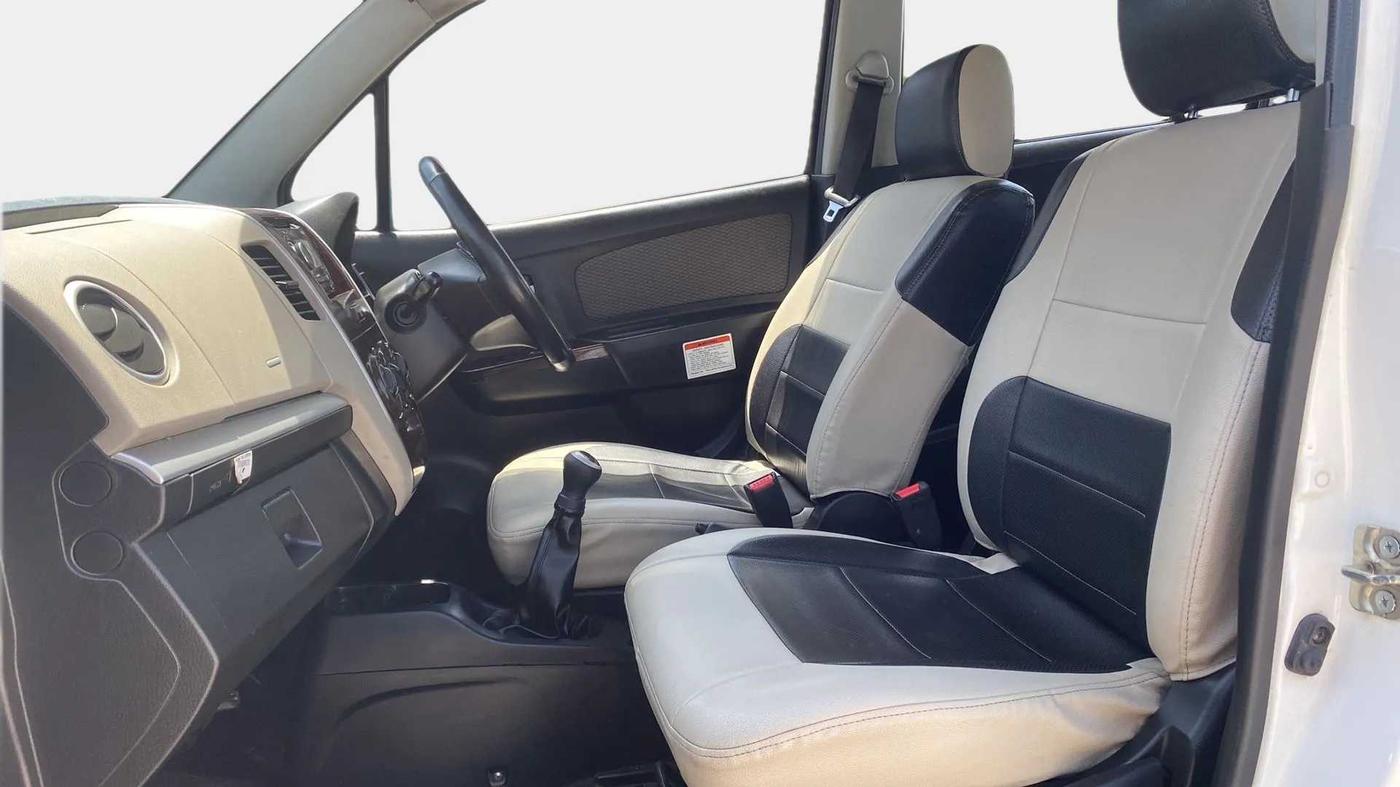 2016 Maruti Wagon R 1.0 LXI CNG, CNG, Manual, 76,813 km, Right Side Front Door Cabin
