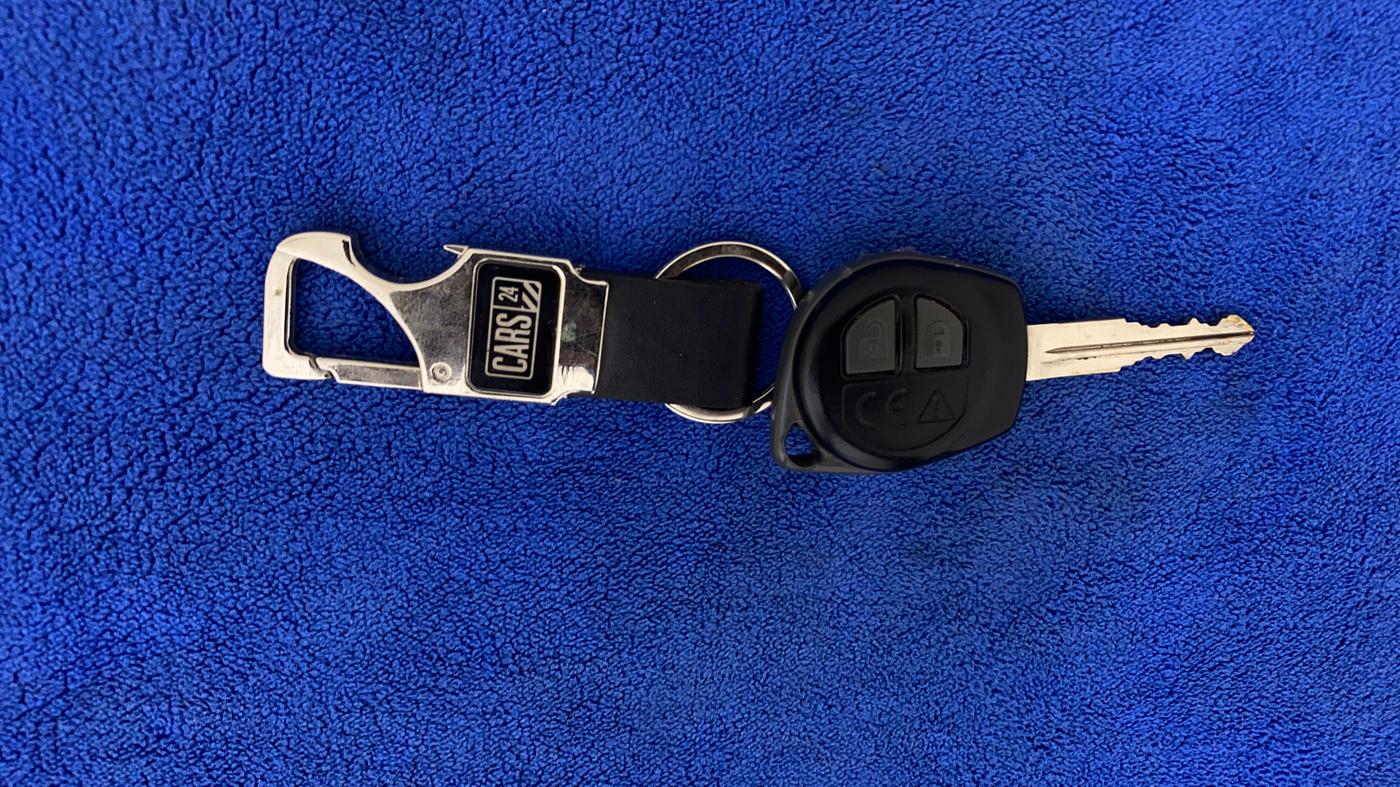 2023 Maruti Swift VXI, Petrol, Manual, 35,408 km, Key Close Up