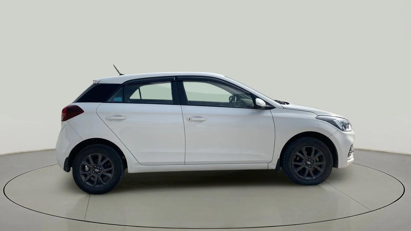 2020 Hyundai Elite i20 SPORTZ PLUS 1.2, Petrol, Manual, 77,042 km, Right Side