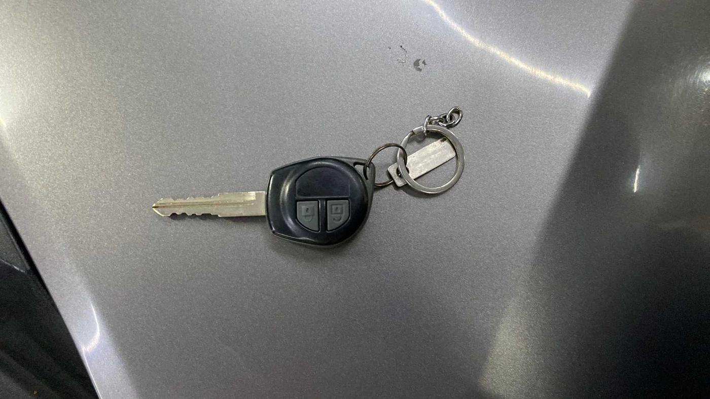 2014 Maruti Swift Dzire VXI, Petrol, Manual, 19,223 km, Key Close Up