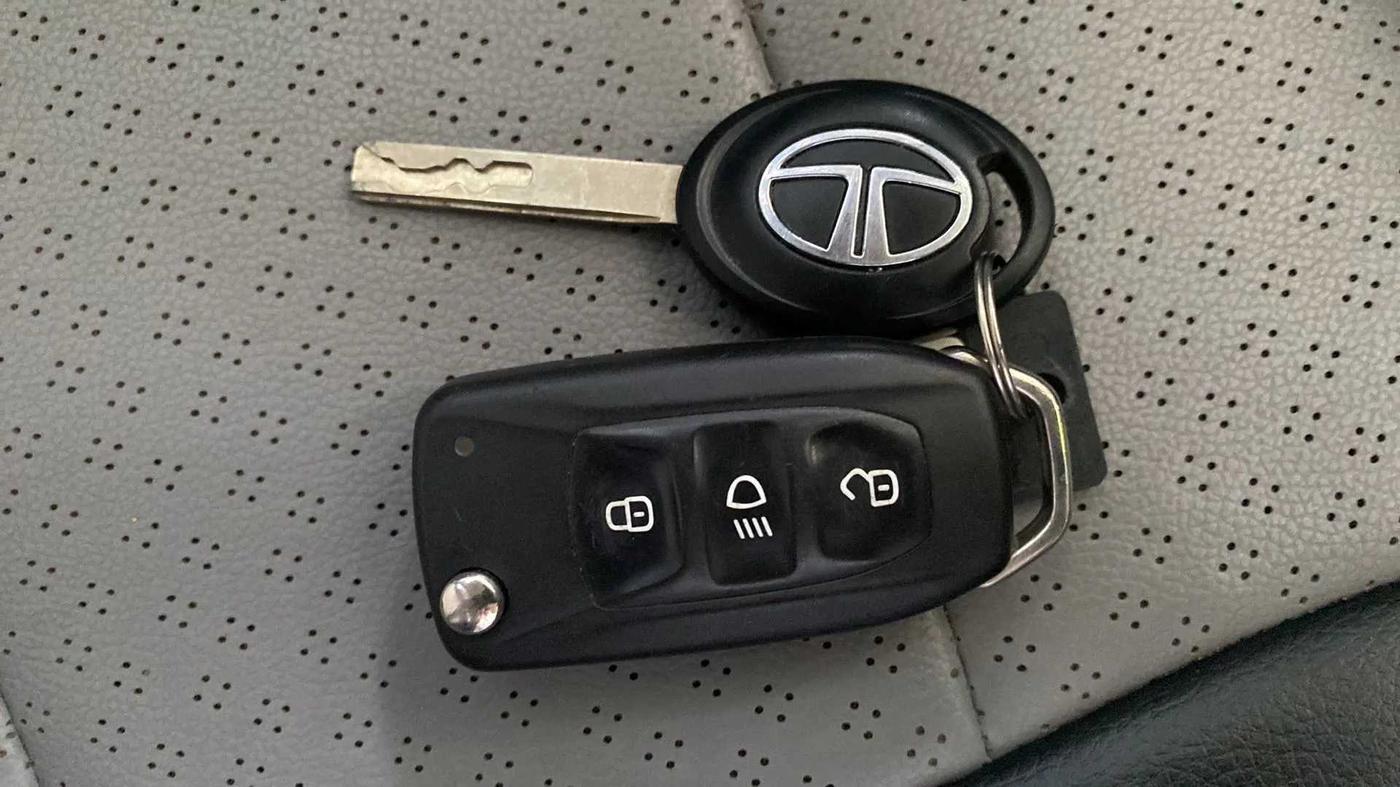 2021 Tata Tiago XZ PLUS PETROL, Petrol, Manual, 29,726 km, Key Close Up
