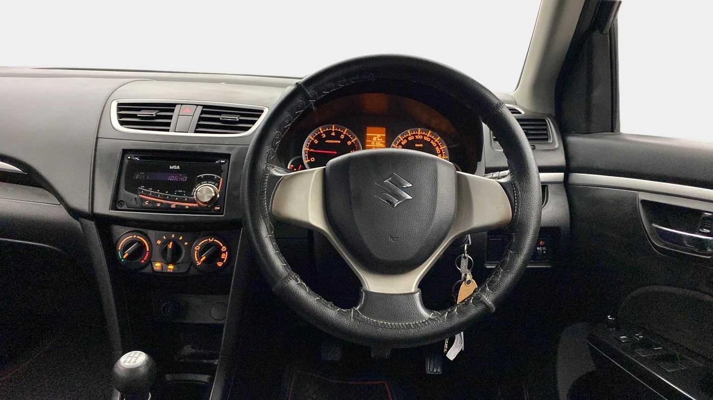 2014 Maruti Swift VXI, Petrol, Manual, 15,033 km, Steering Wheel Close Up