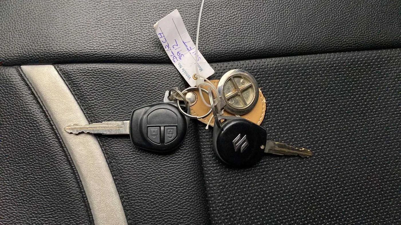 2014 Maruti Swift VXI, Petrol, Manual, 15,033 km, Key Close Up