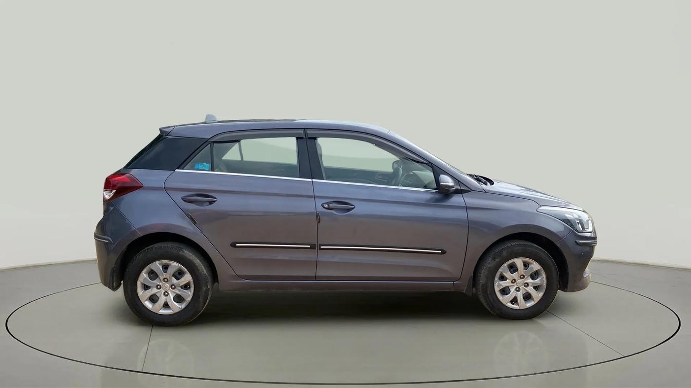 2017 Hyundai Elite i20 SPORTZ 1.2, Petrol, Manual, 51,984 km, Right Side View
