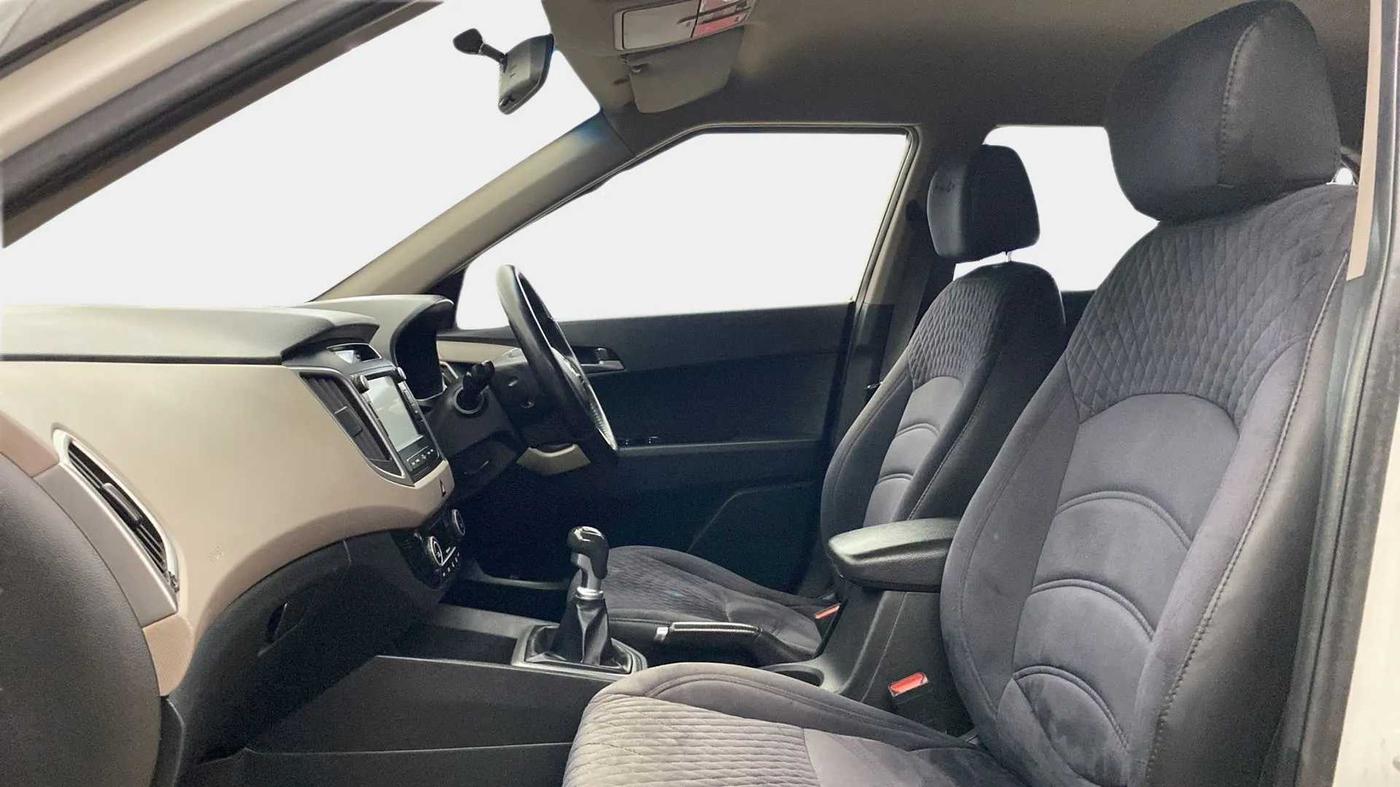 2017 Hyundai Creta SX PLUS 1.6 PETROL, Petrol, Manual, 1,14,837 km, Right Side Front Door Cabin