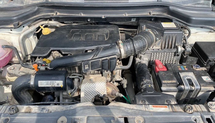 2021 Mahindra XUV300 W8 (O) 1.2 PETROL, Petrol, Manual, 32,102 km, Open Bonet