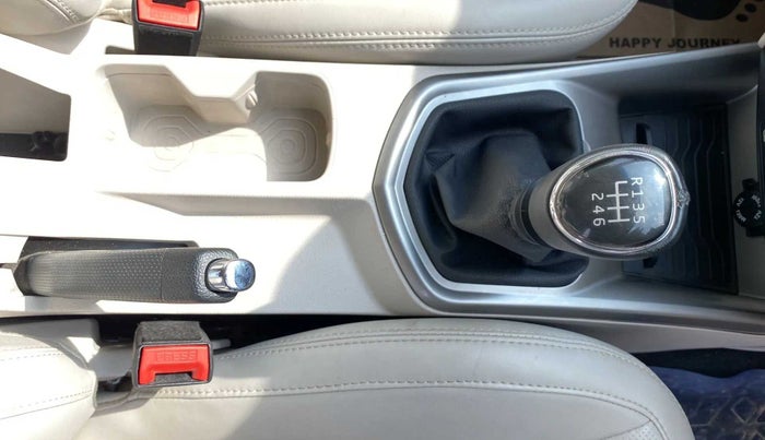 2021 Mahindra XUV300 W8 (O) 1.2 PETROL, Petrol, Manual, 32,102 km, Gear Lever