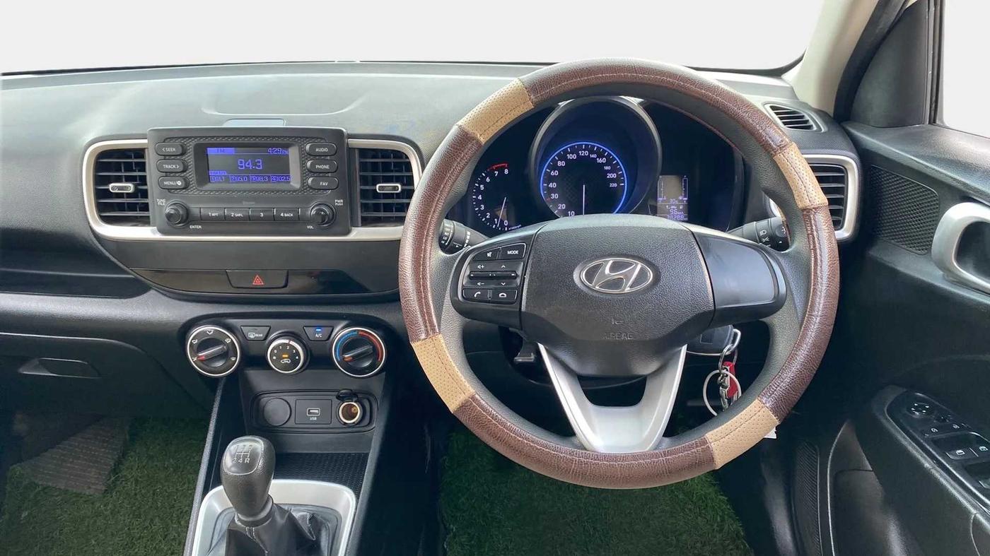2021 Hyundai VENUE S 1.2, Petrol, Manual, 38,380 km, Air Conditioner