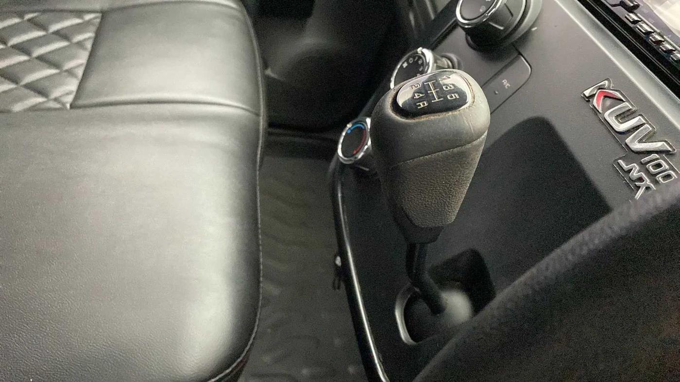 2017 Mahindra KUV 100 NXT K2 P 6 STR, Petrol, Manual, 48,150 km, Gear Lever