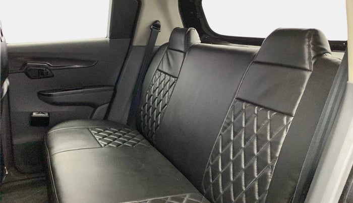 2017 Mahindra KUV 100 NXT K2 P 6 STR, Petrol, Manual, 48,150 km, Right Side Rear Door Cabin