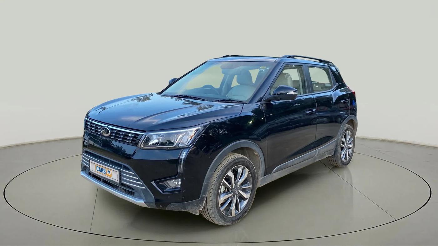 2021 Mahindra XUV300 W8 (O) 1.2 PETROL, Petrol, Manual, 16,117 km, Left Front Diagonal