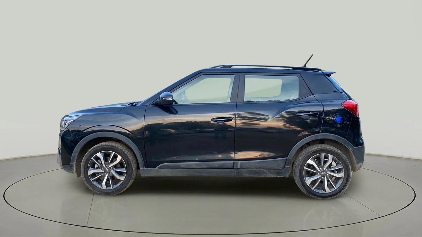 2021 Mahindra XUV300 W8 (O) 1.2 PETROL, Petrol, Manual, 16,117 km, Left Side