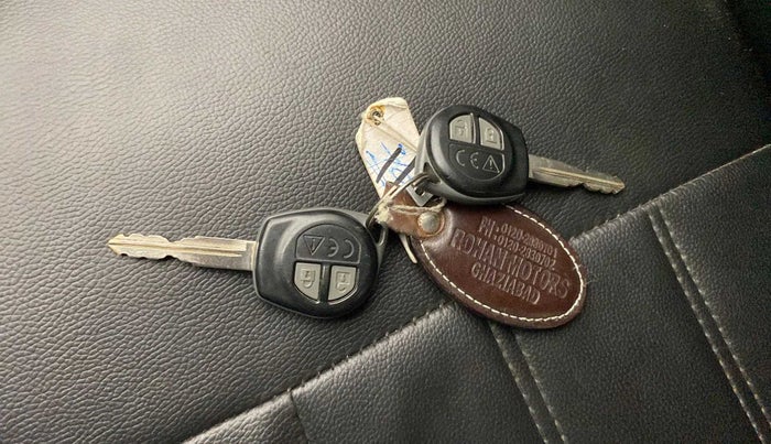 2020 Maruti Vitara Brezza LXI, Petrol, Manual, 42,706 km, Key Close Up