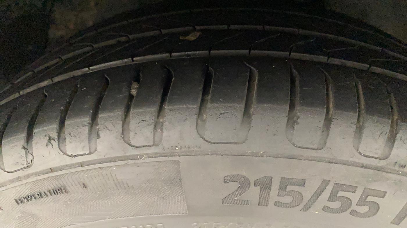 2022 MG ASTOR SHARP 1.5 CVT, Petrol, Automatic, 45,570 km, Right Front Tyre Tread